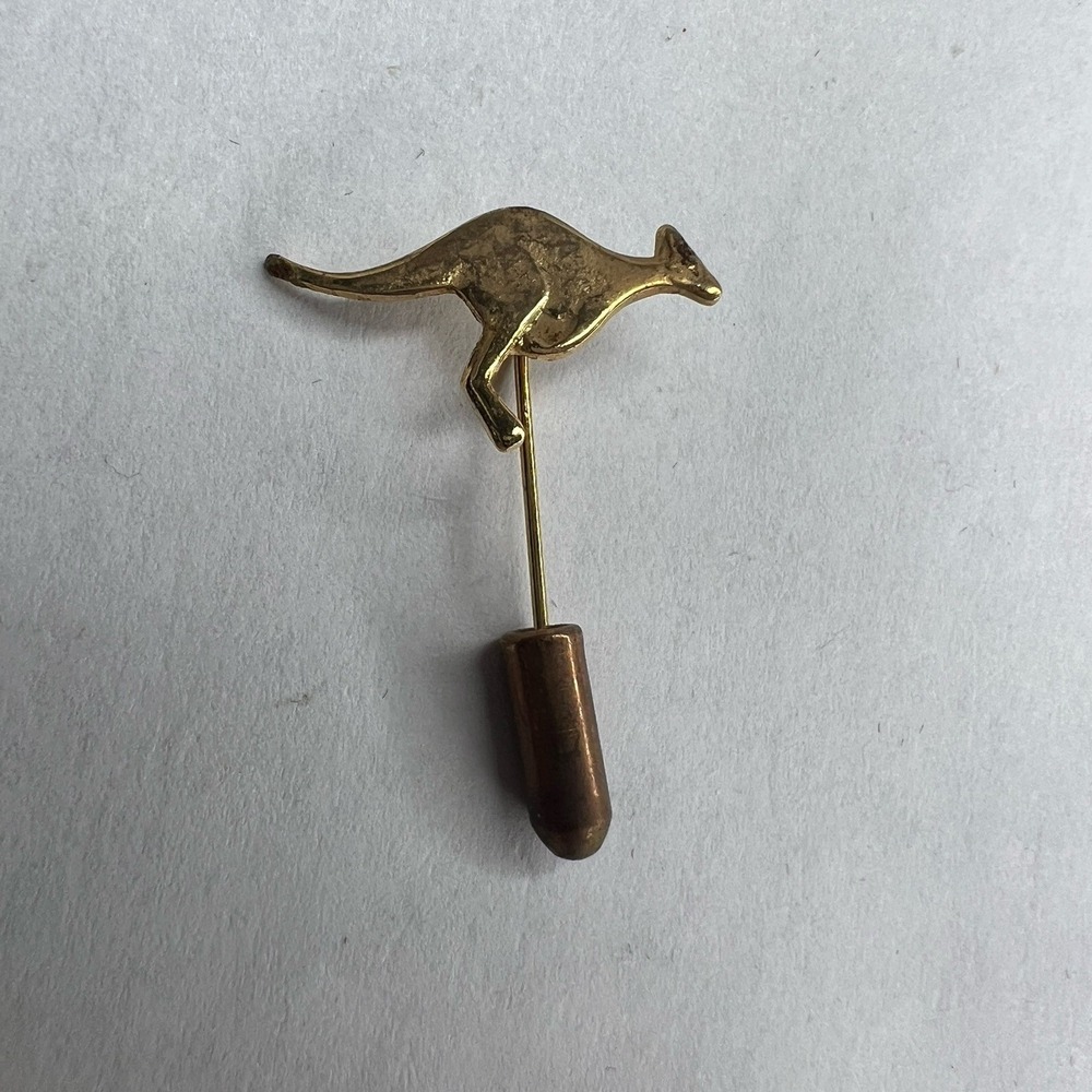 Vintage Gold Tone Kangaroo Jumping Aussie Lapel Pin Tie Tack‎ Hat Pin 1950's